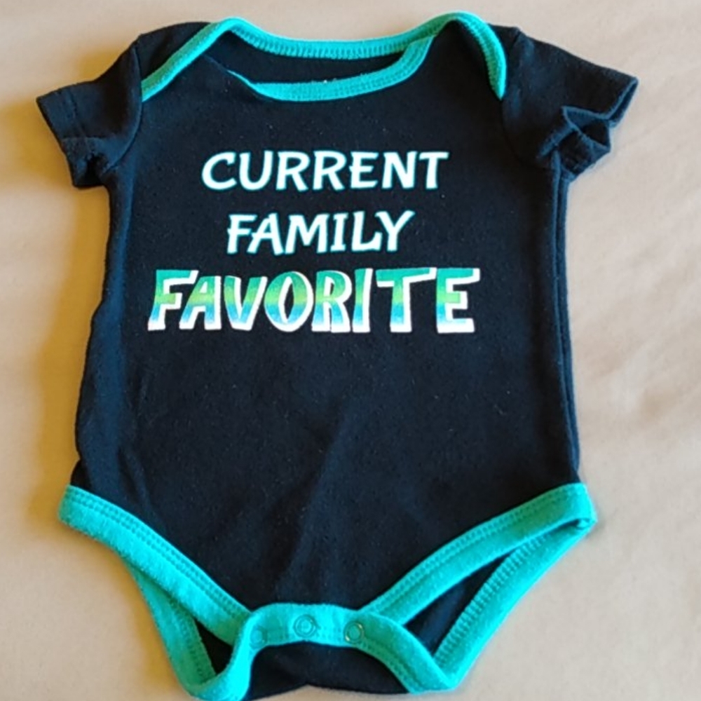 *0-3 months Kidgets‎ onesie